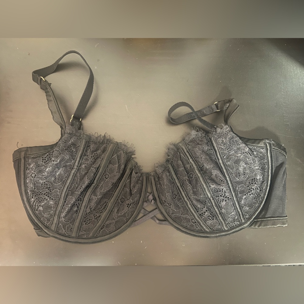 Elegant Black Lace Lounge Bra 30G